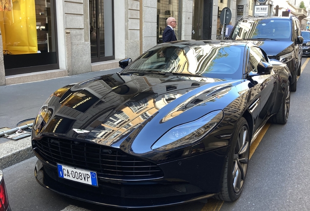 Aston Martin DB11 V8