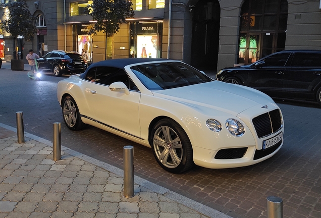 Bentley Continental GTC V8