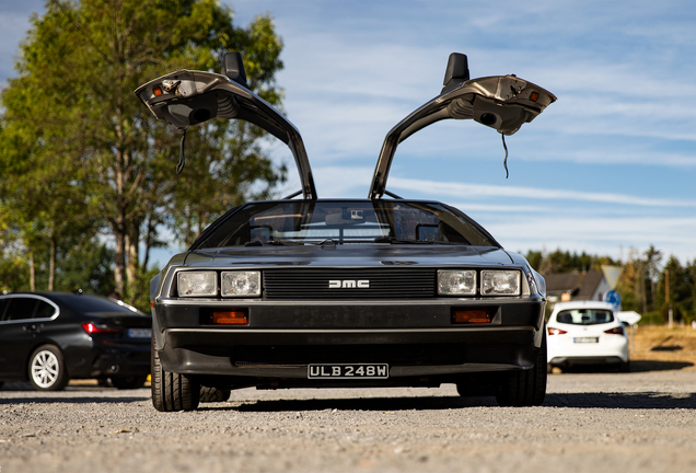 DeLorean DMC-12