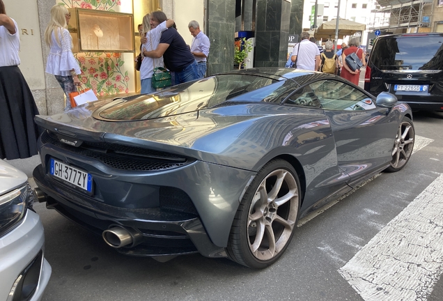 McLaren GT