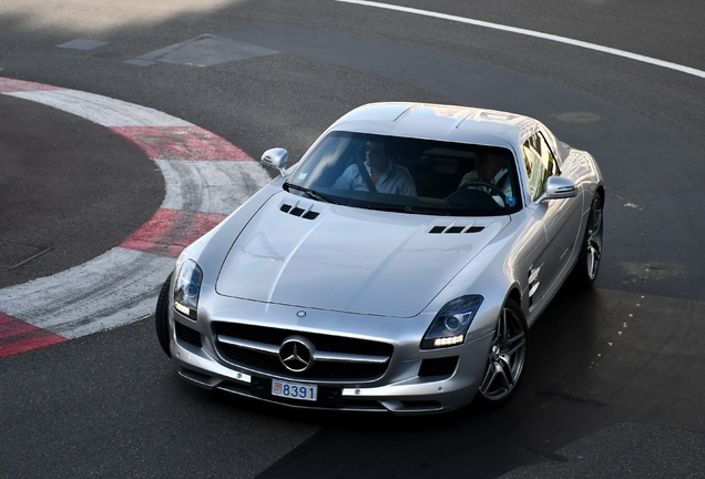 Mercedes-Benz SLS AMG