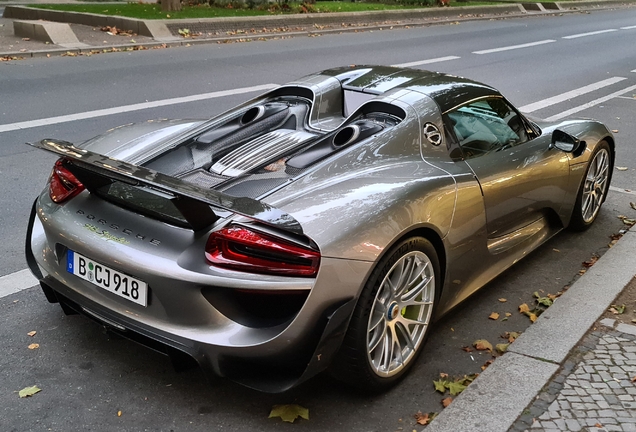 Porsche 918 Spyder Weissach Package