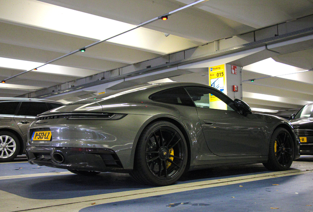 Porsche 992 Carrera GTS