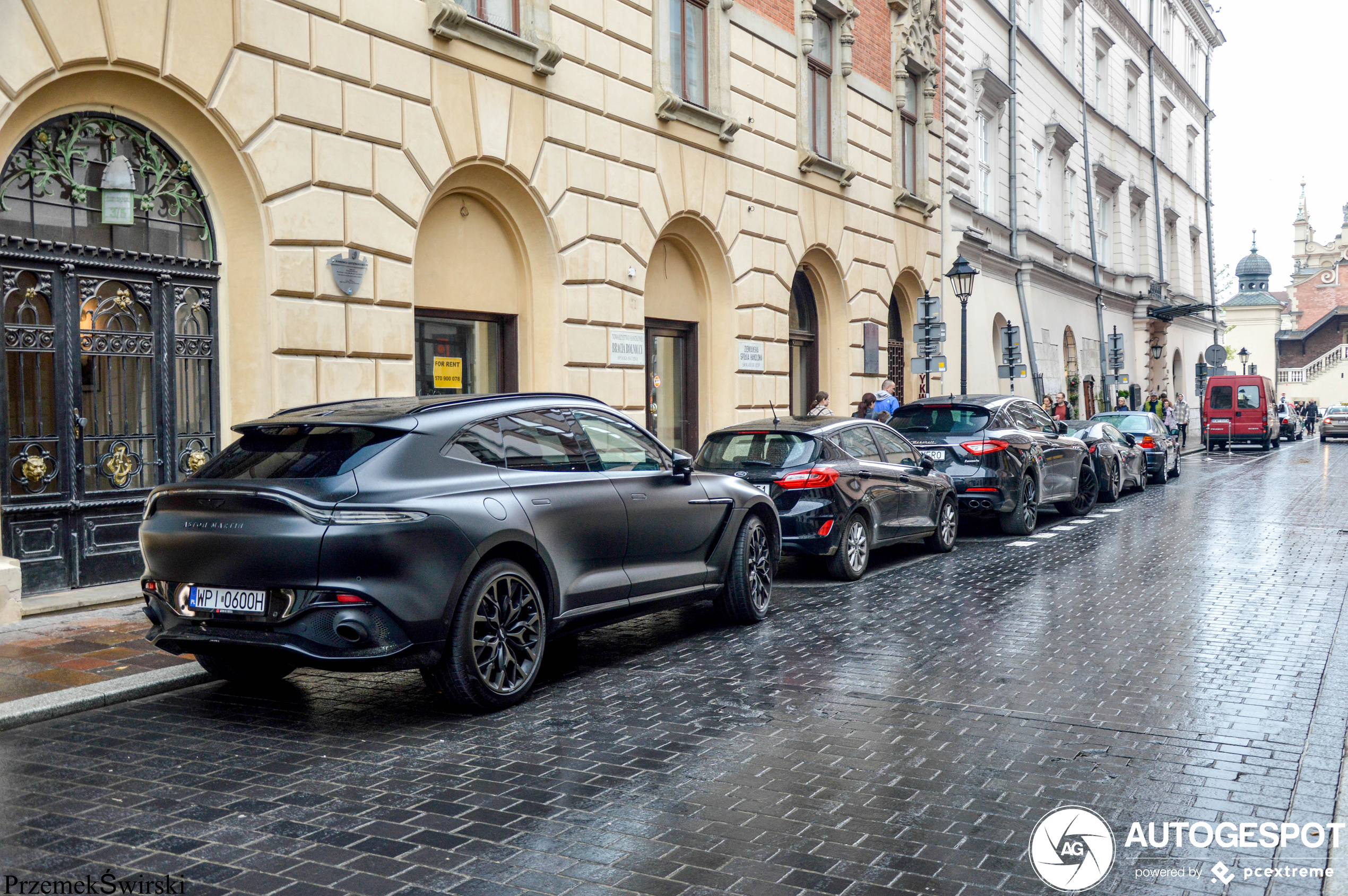 Aston Martin DBX