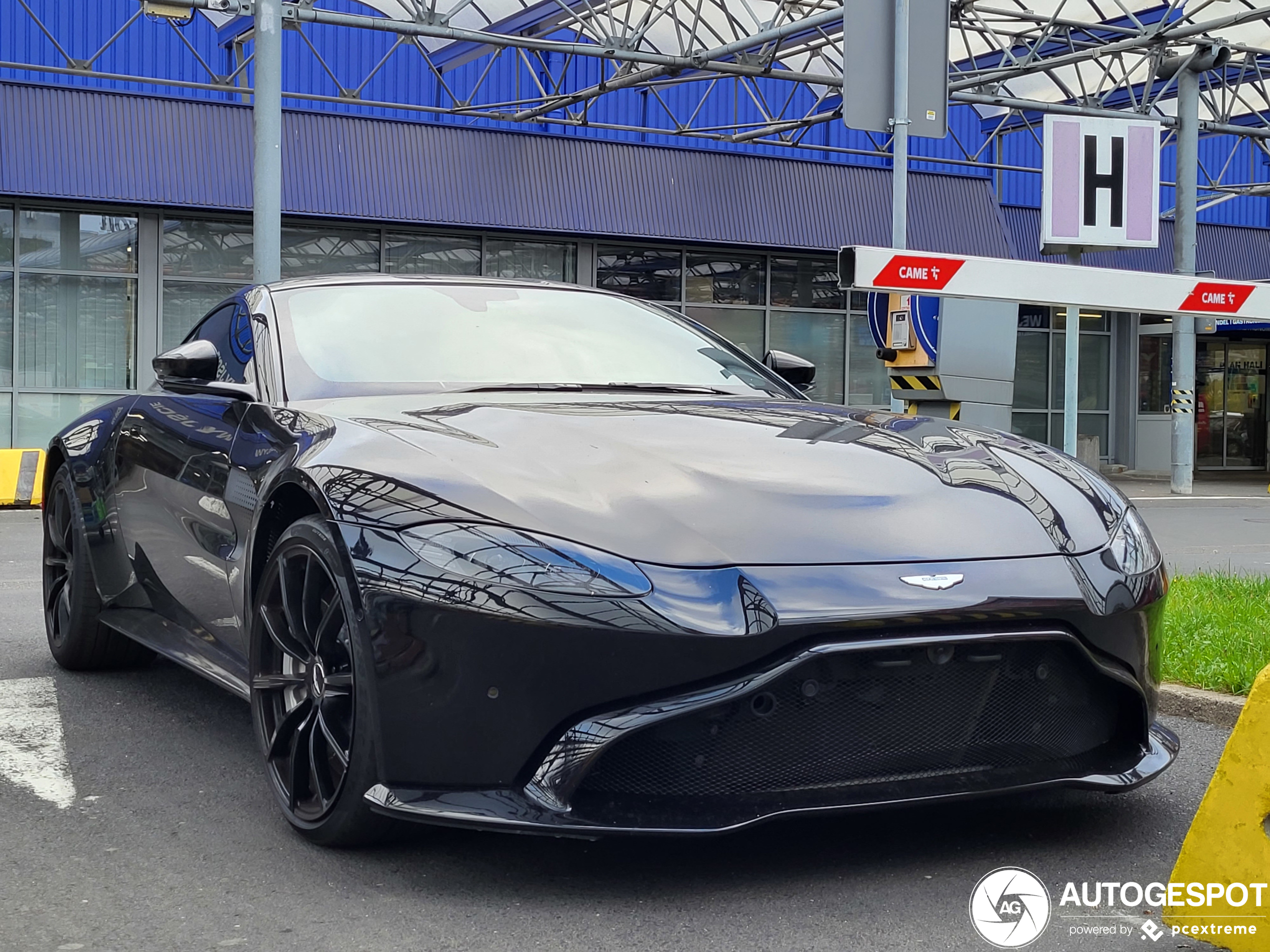 Aston Martin V8 Vantage 2018