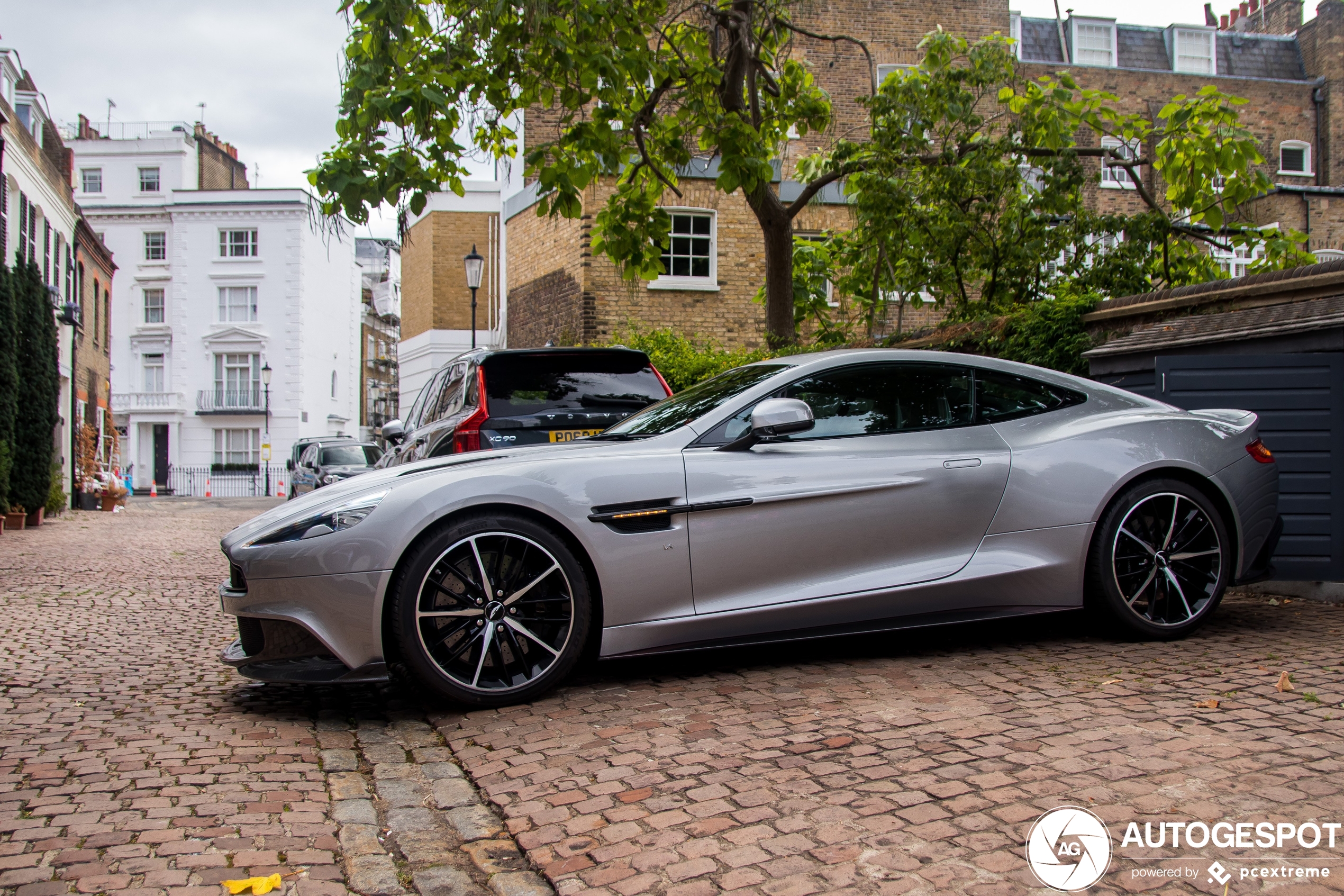 Aston Martin Vanquish S 2017 Ultimate Edition