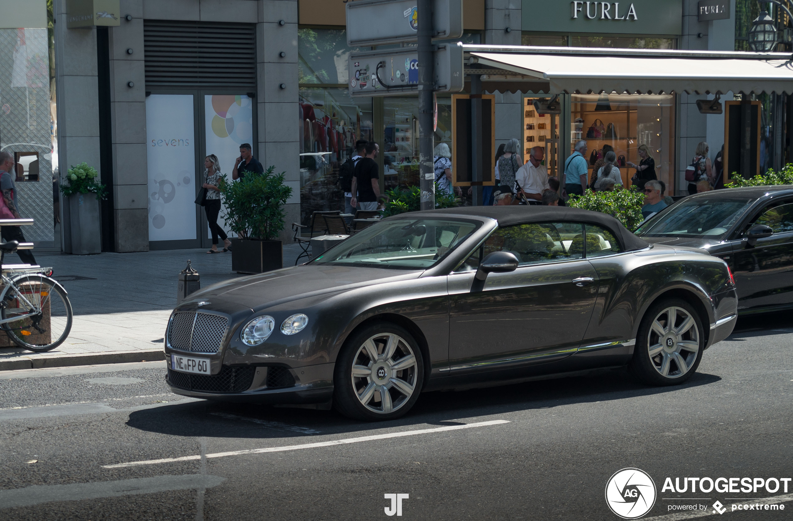 Bentley Continental GTC 2012