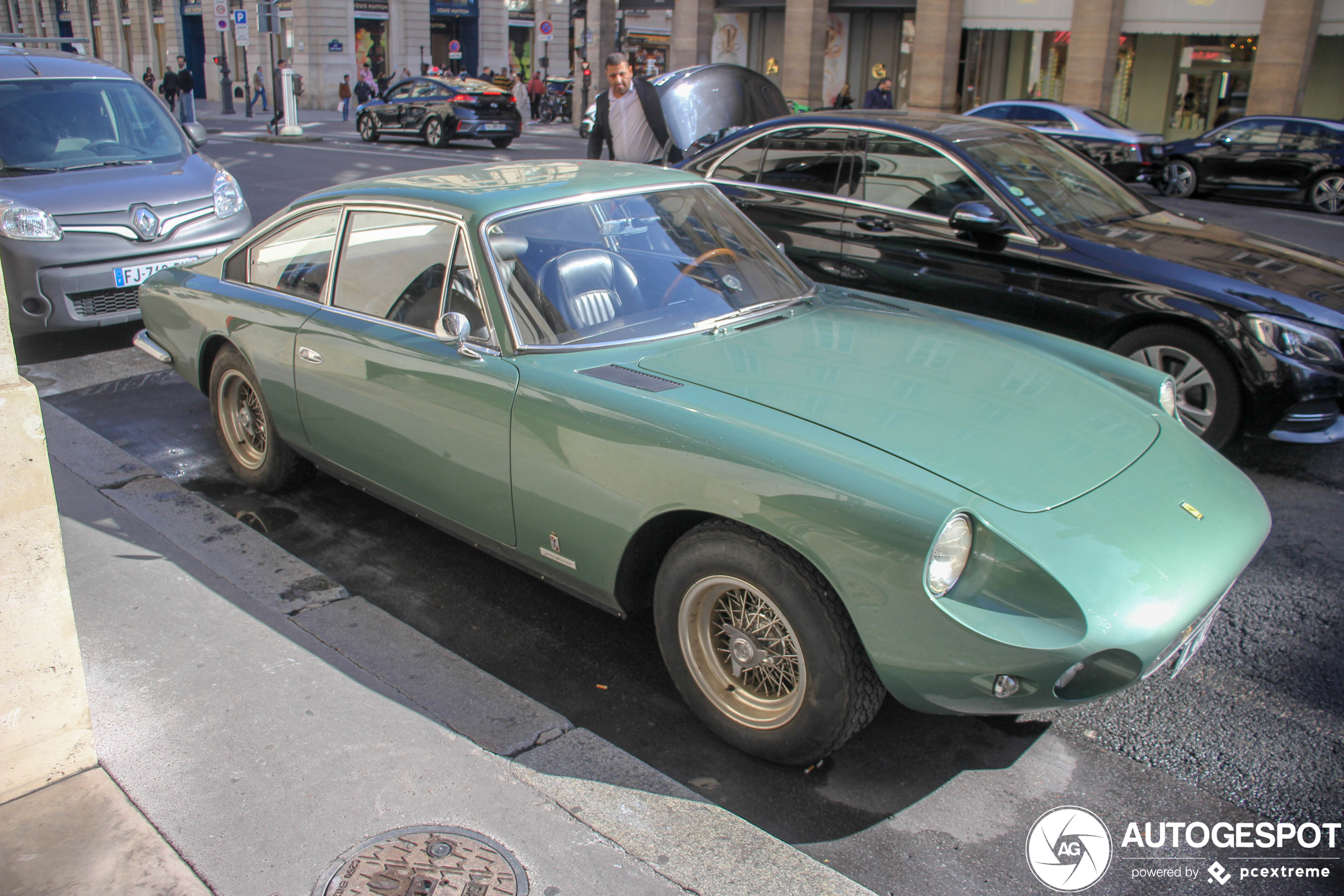 Ferrari 365 GT 2+2