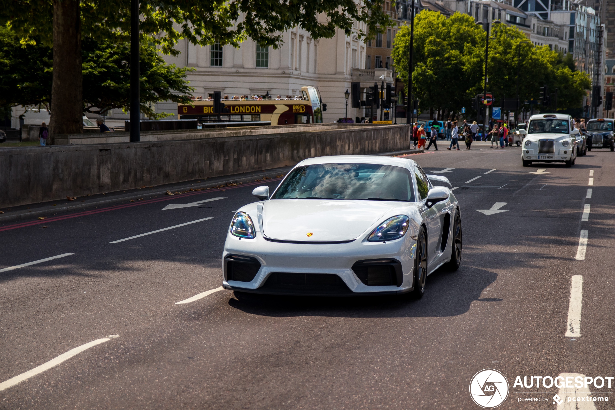 Porsche 718 Cayman GT4