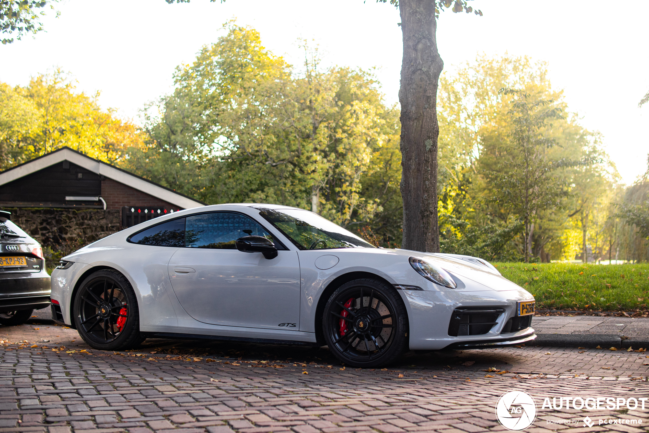 Porsche 992 Carrera 4 GTS