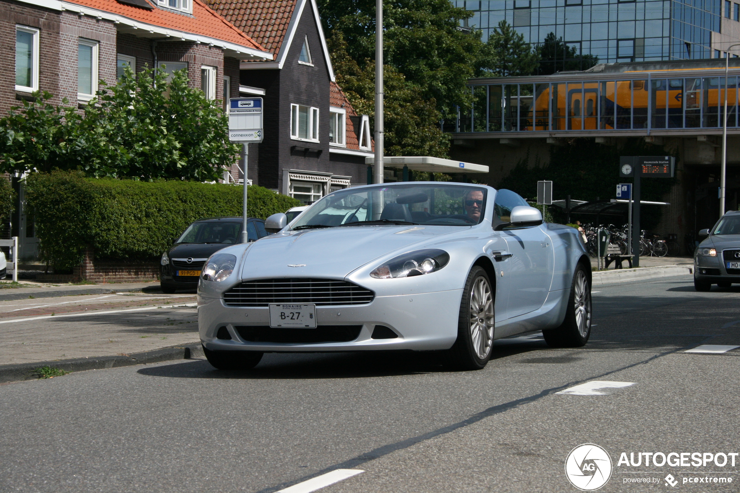 Aston Martin DB9 Volante 2010