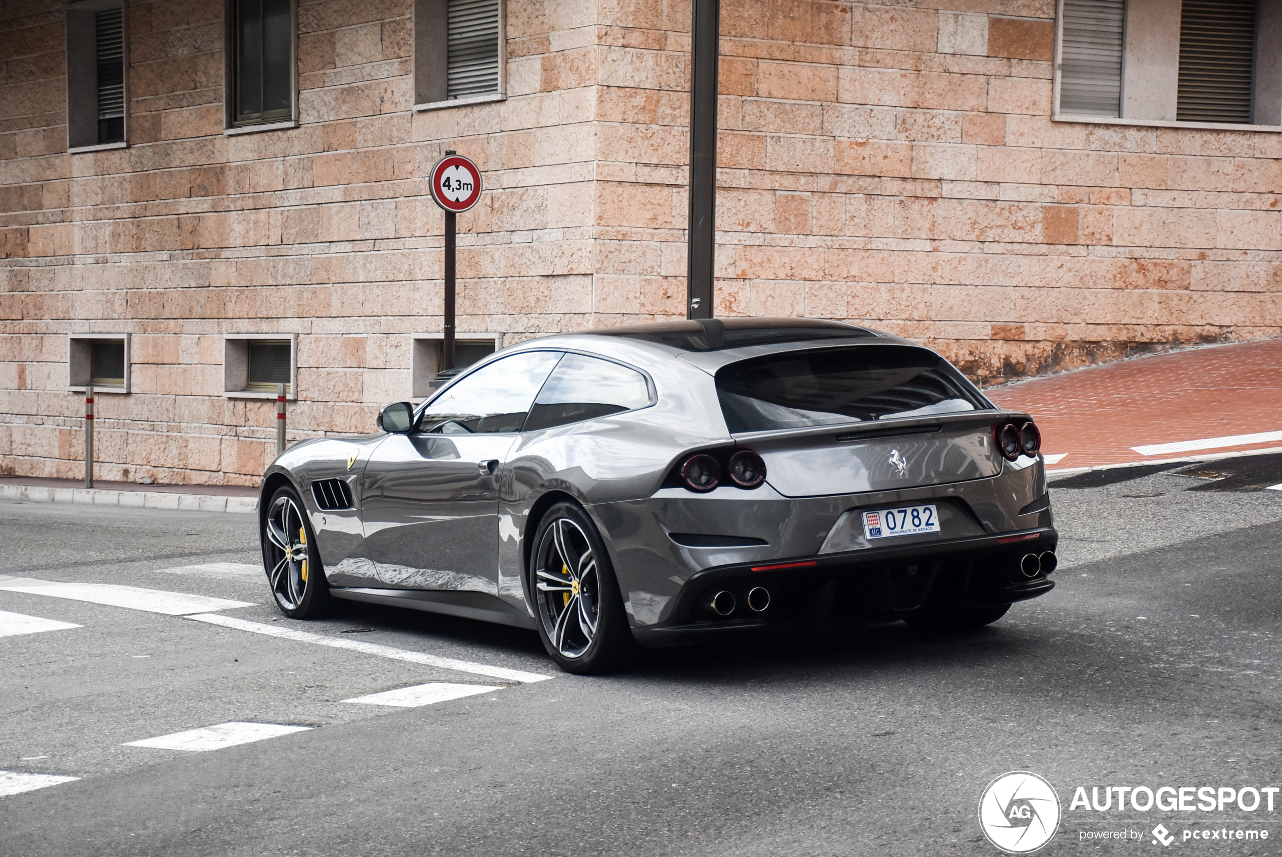 Ferrari GTC4Lusso