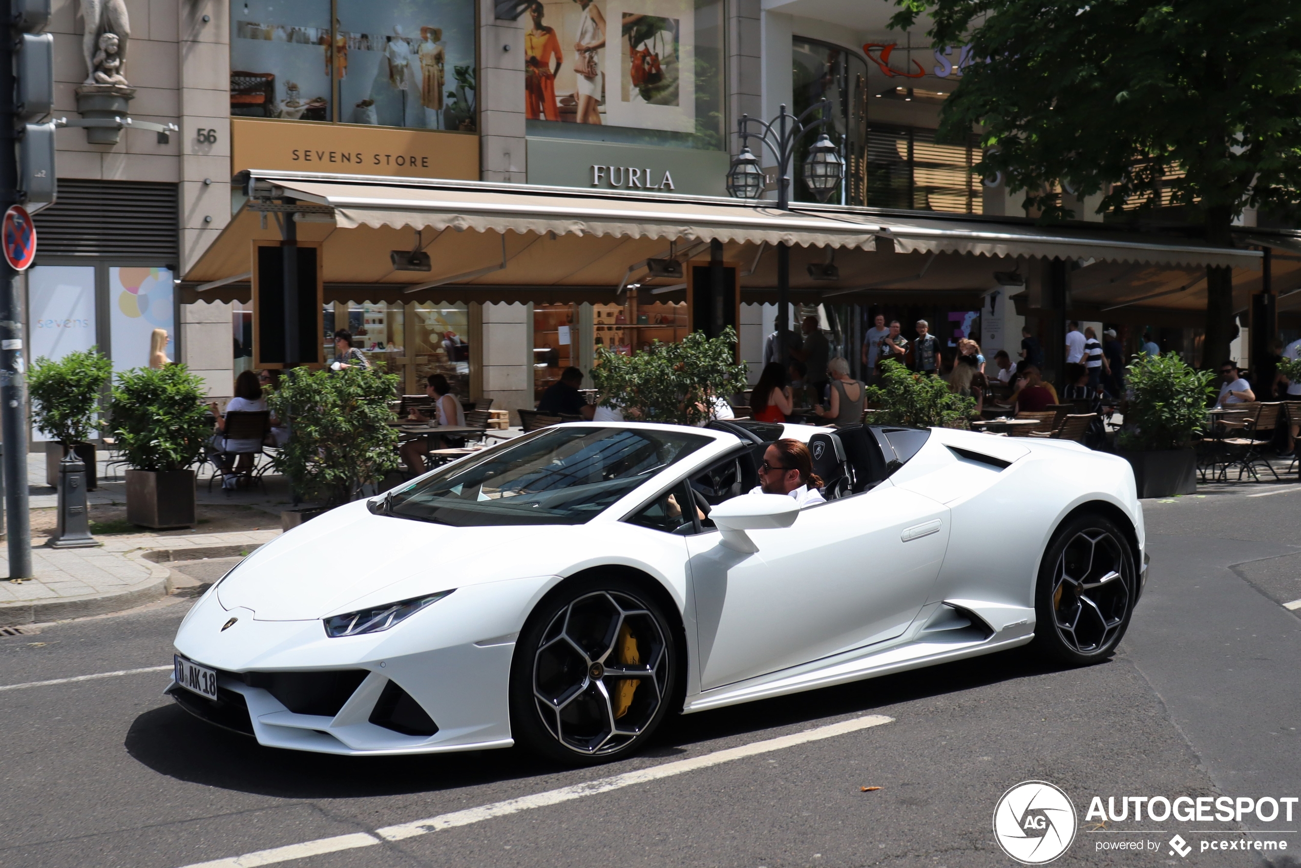 Lamborghini Huracán LP640-4 EVO Spyder