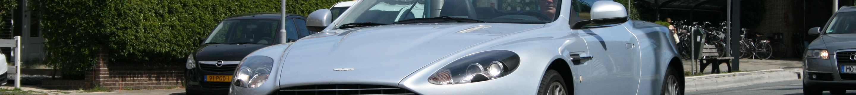 Aston Martin DB9 Volante 2010