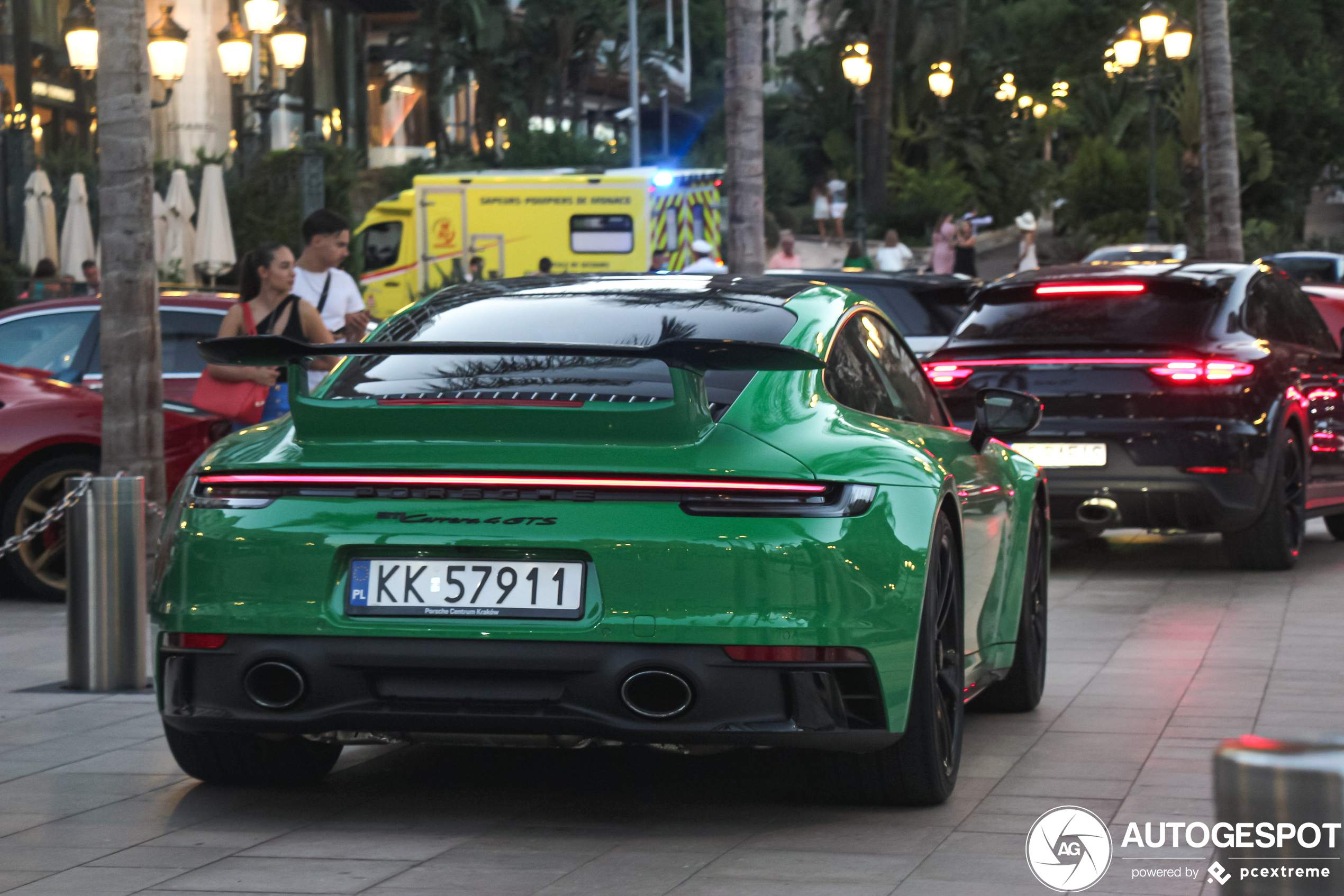 Porsche 992 Carrera 4 GTS