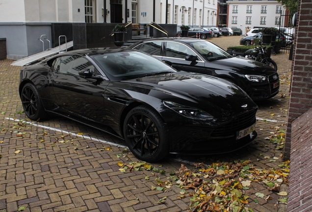 Aston Martin DB11 V8