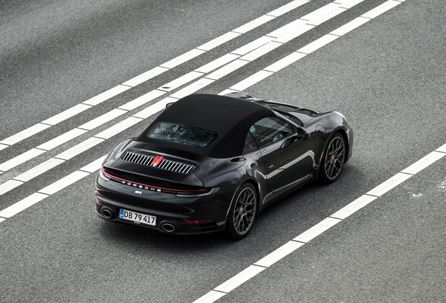 Porsche 992 Carrera 4S Cabriolet