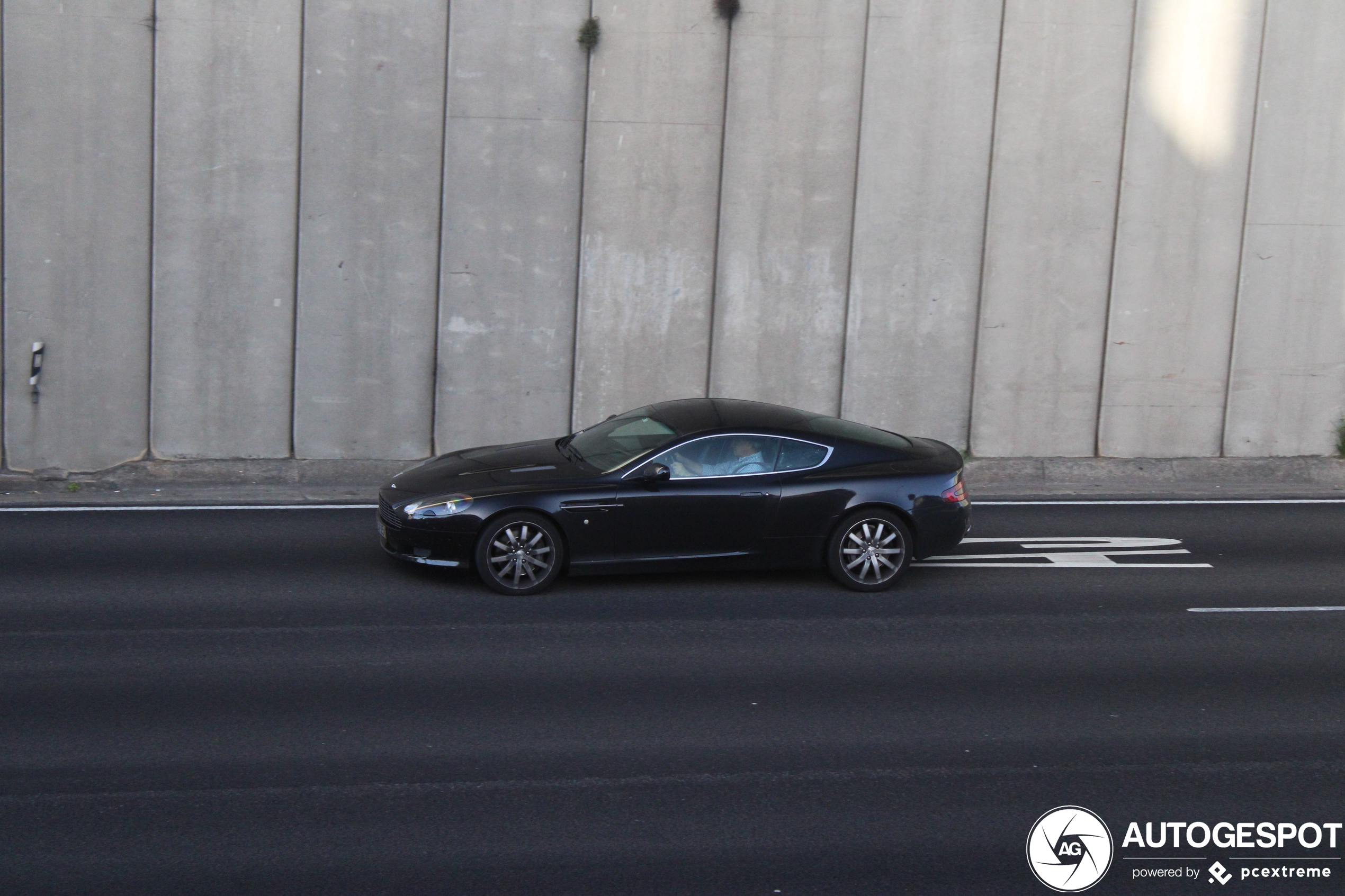 Aston Martin DB9