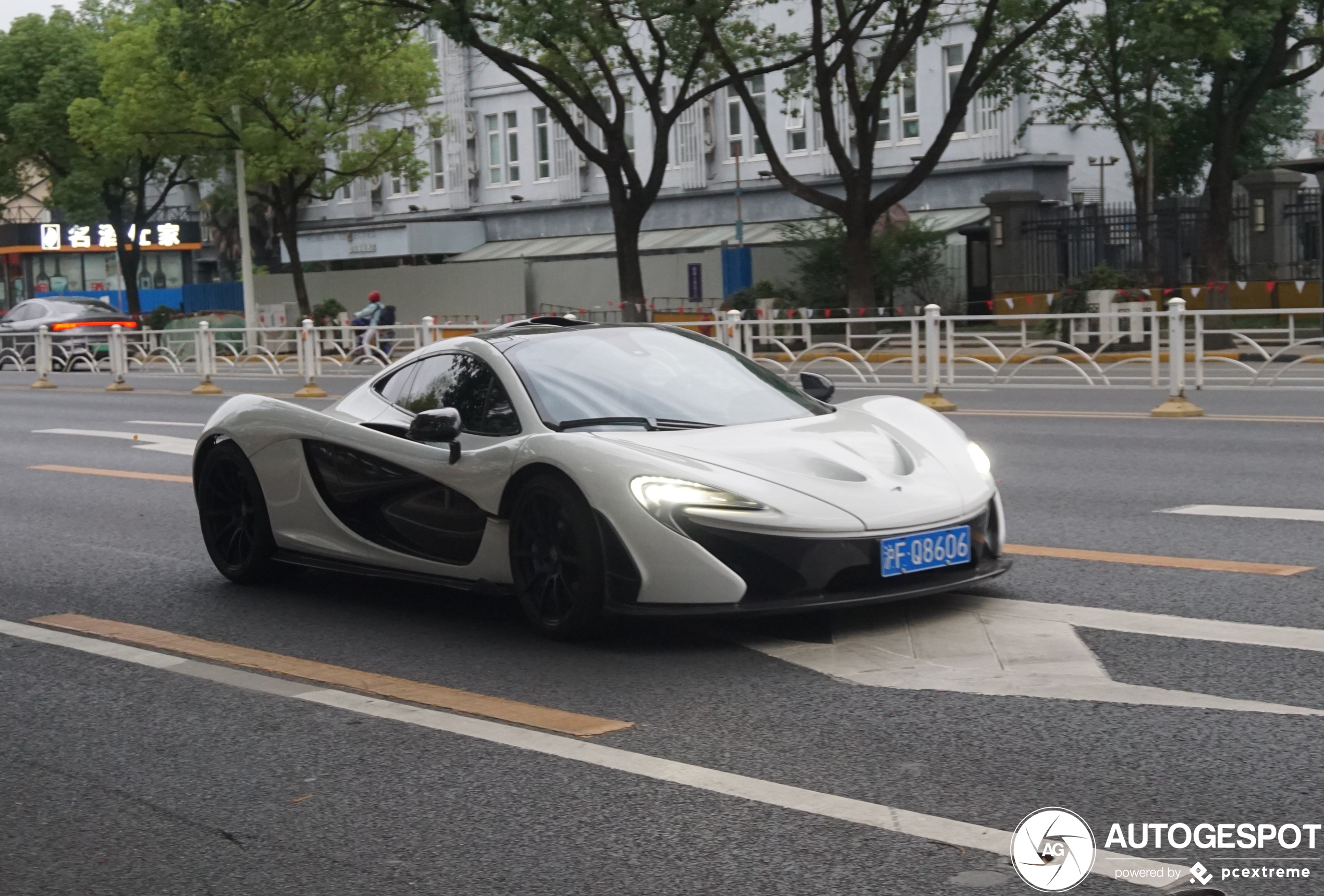 McLaren P1