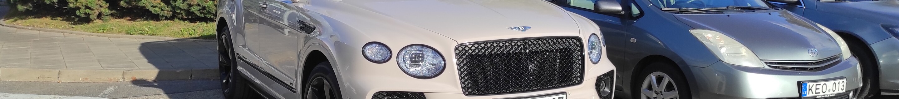 Bentley Bentayga V8 2021