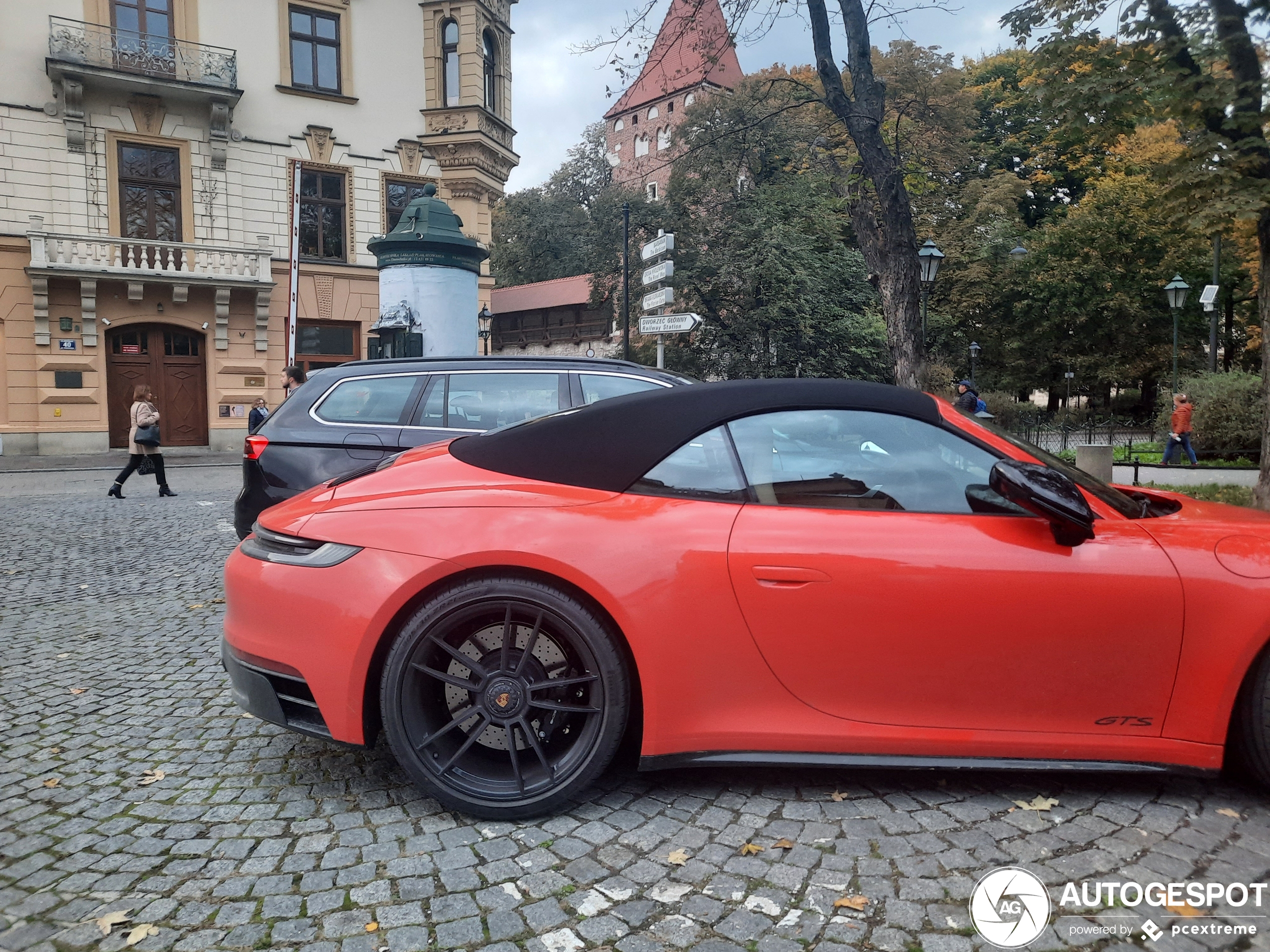 Porsche 992 Carrera 4 GTS Cabriolet