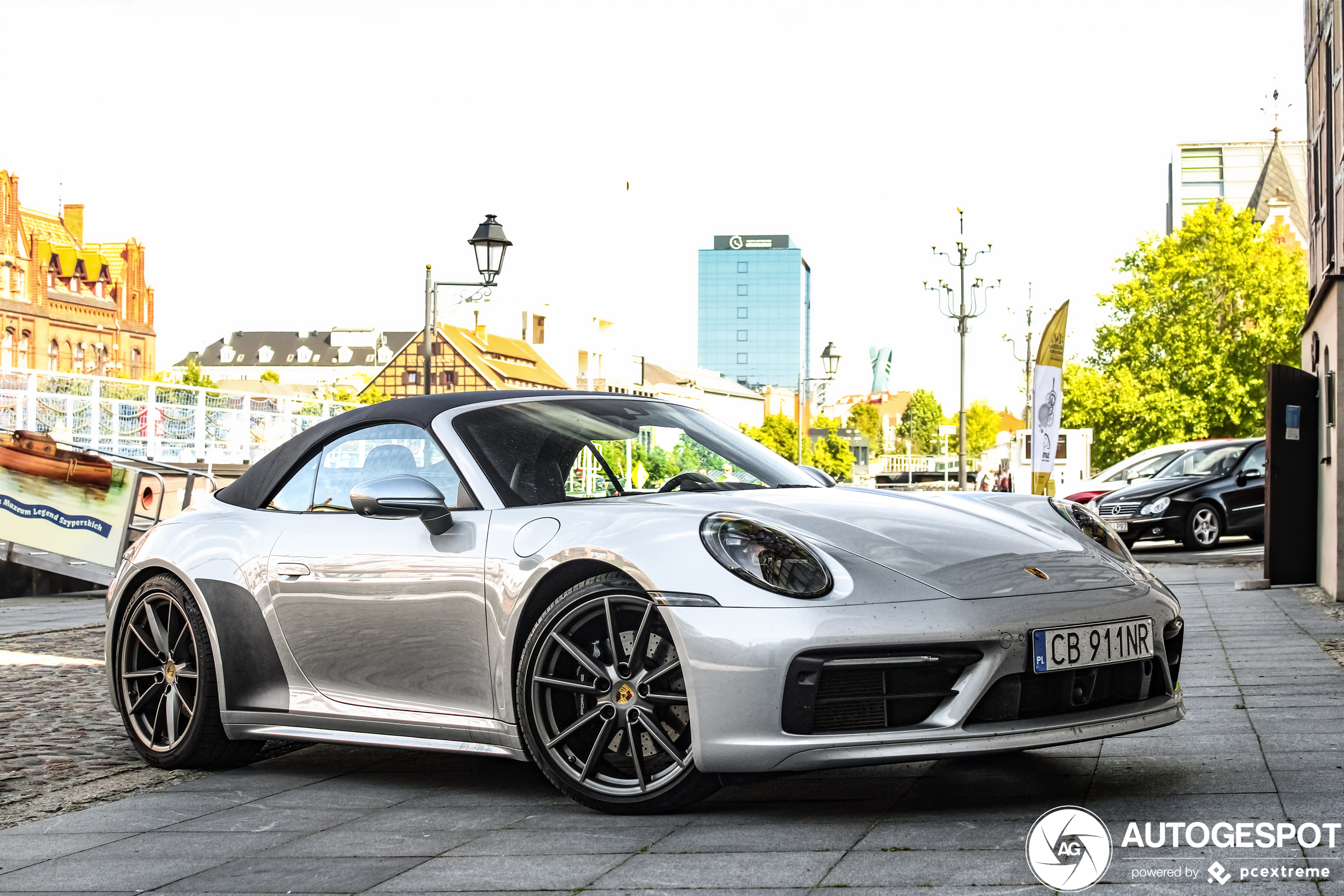 Porsche 992 Carrera 4S Cabriolet