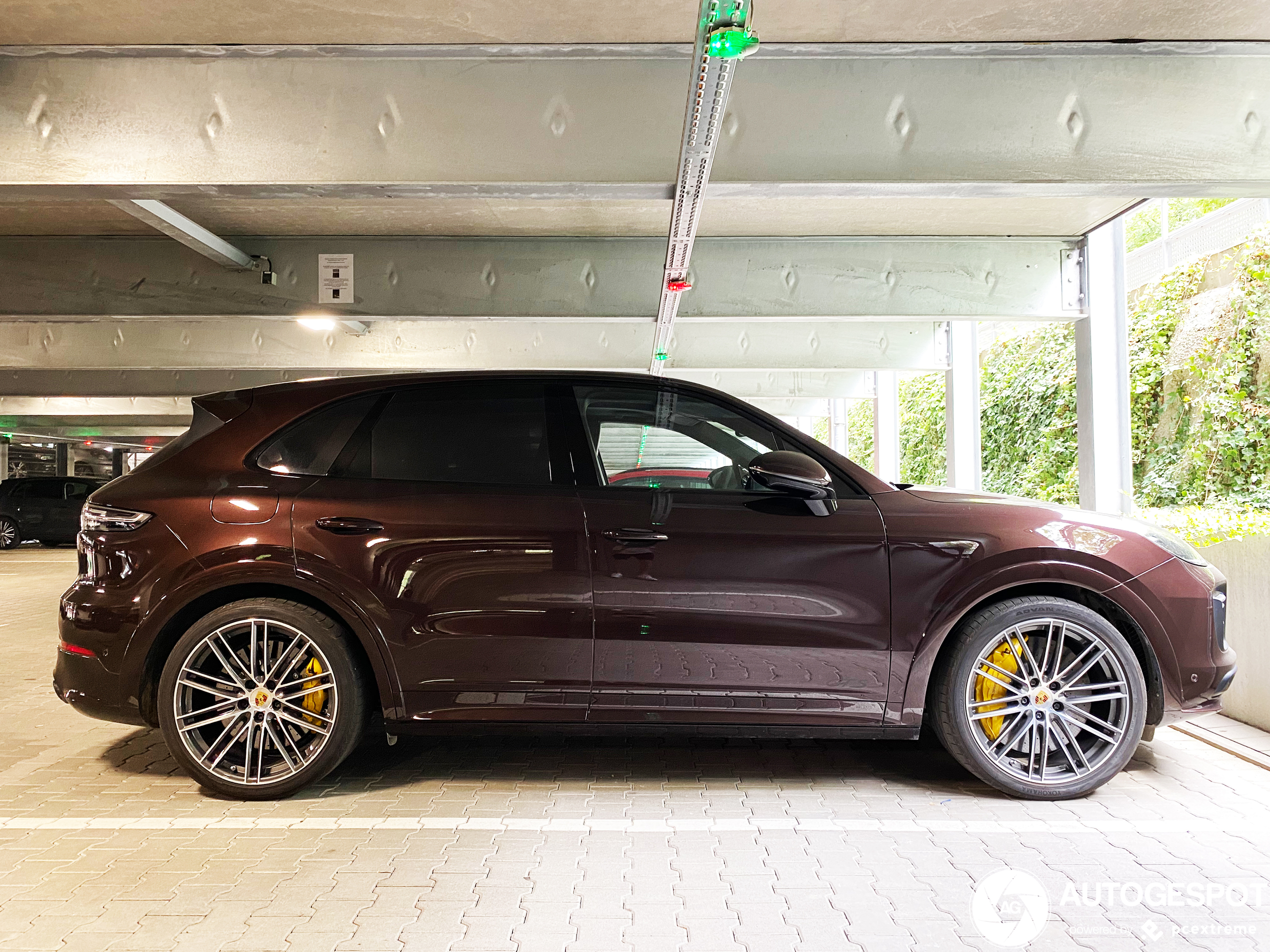 Porsche 9YA Cayenne GTS