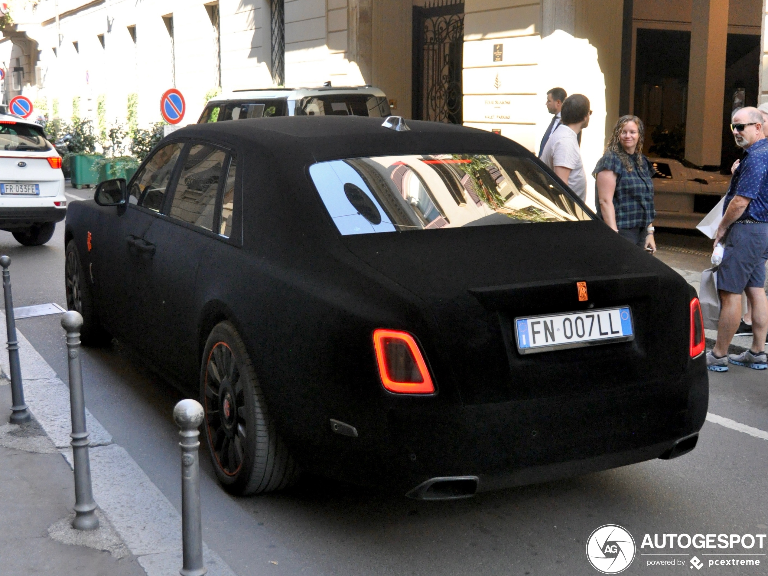 Rolls-Royce Phantom knapt niet op van velvet wrap