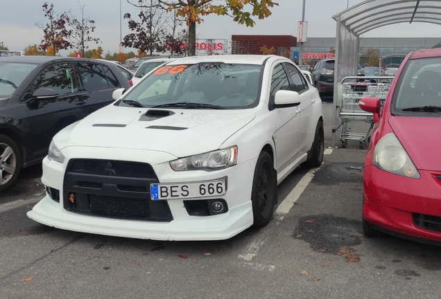 Mitsubishi Lancer Evolution X