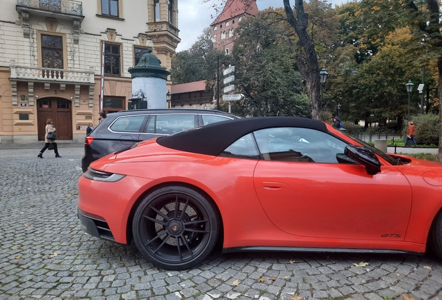 Porsche 992 Carrera 4 GTS Cabriolet