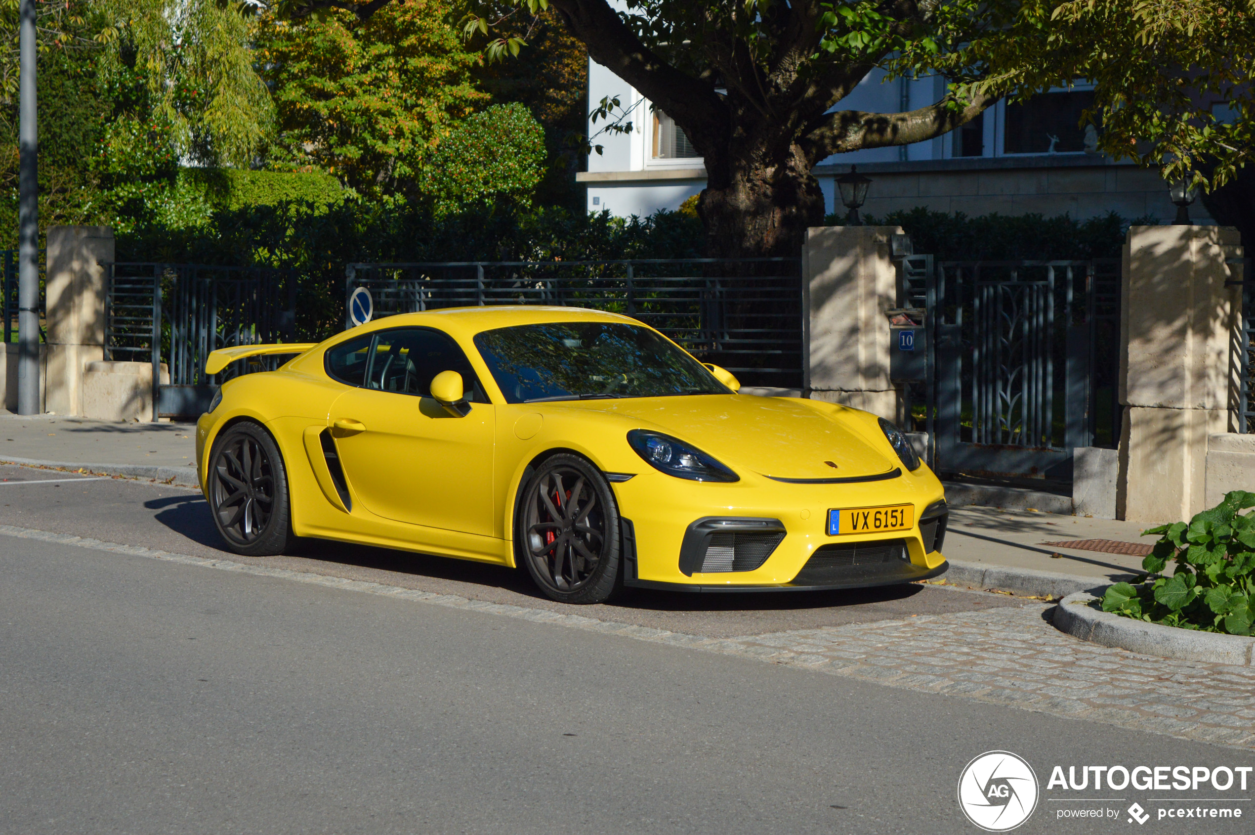 Porsche 718 Cayman GT4