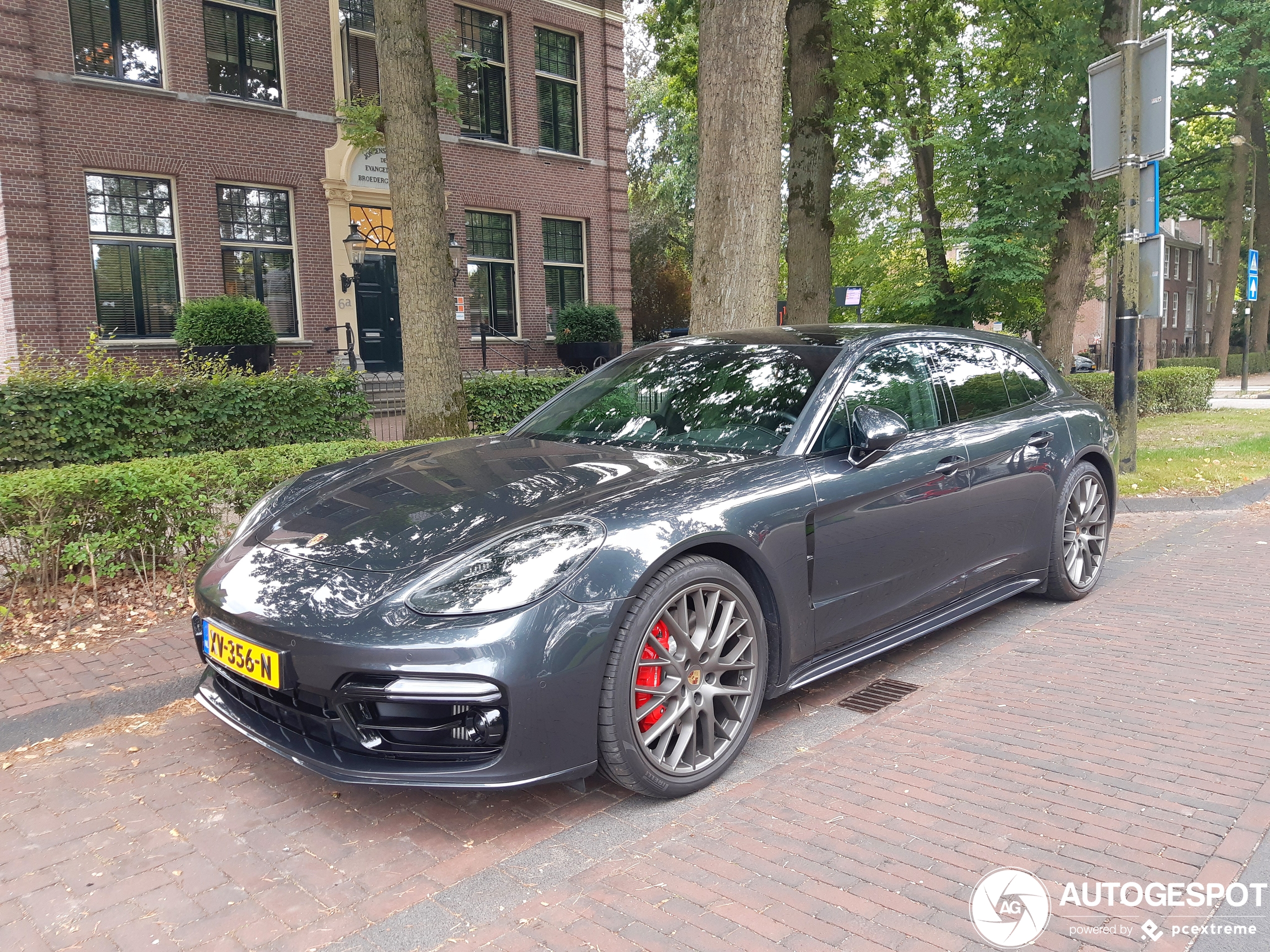 Porsche 971 Panamera GTS Sport Turismo