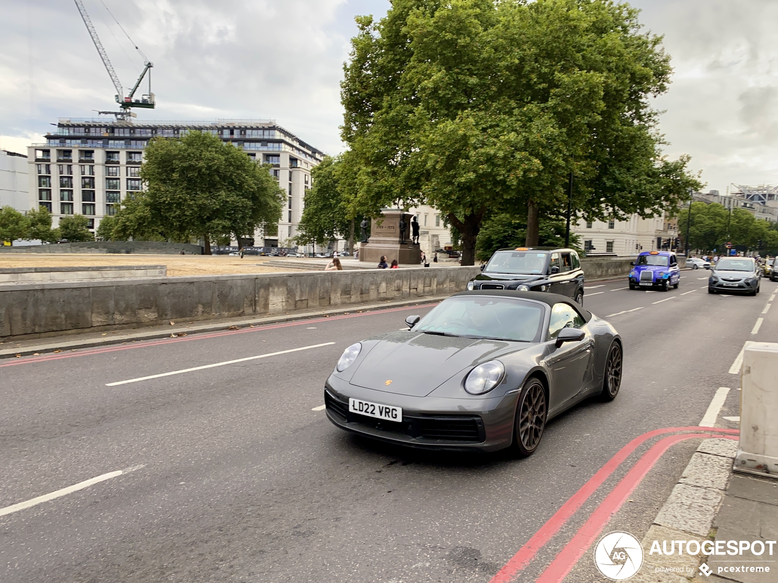 Porsche 992 Carrera 4S Cabriolet