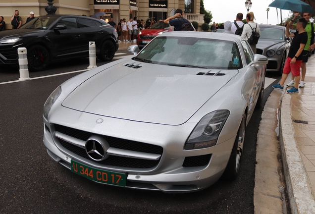 Mercedes-Benz SLS AMG