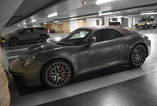 Porsche 992 Carrera 4S Cabriolet