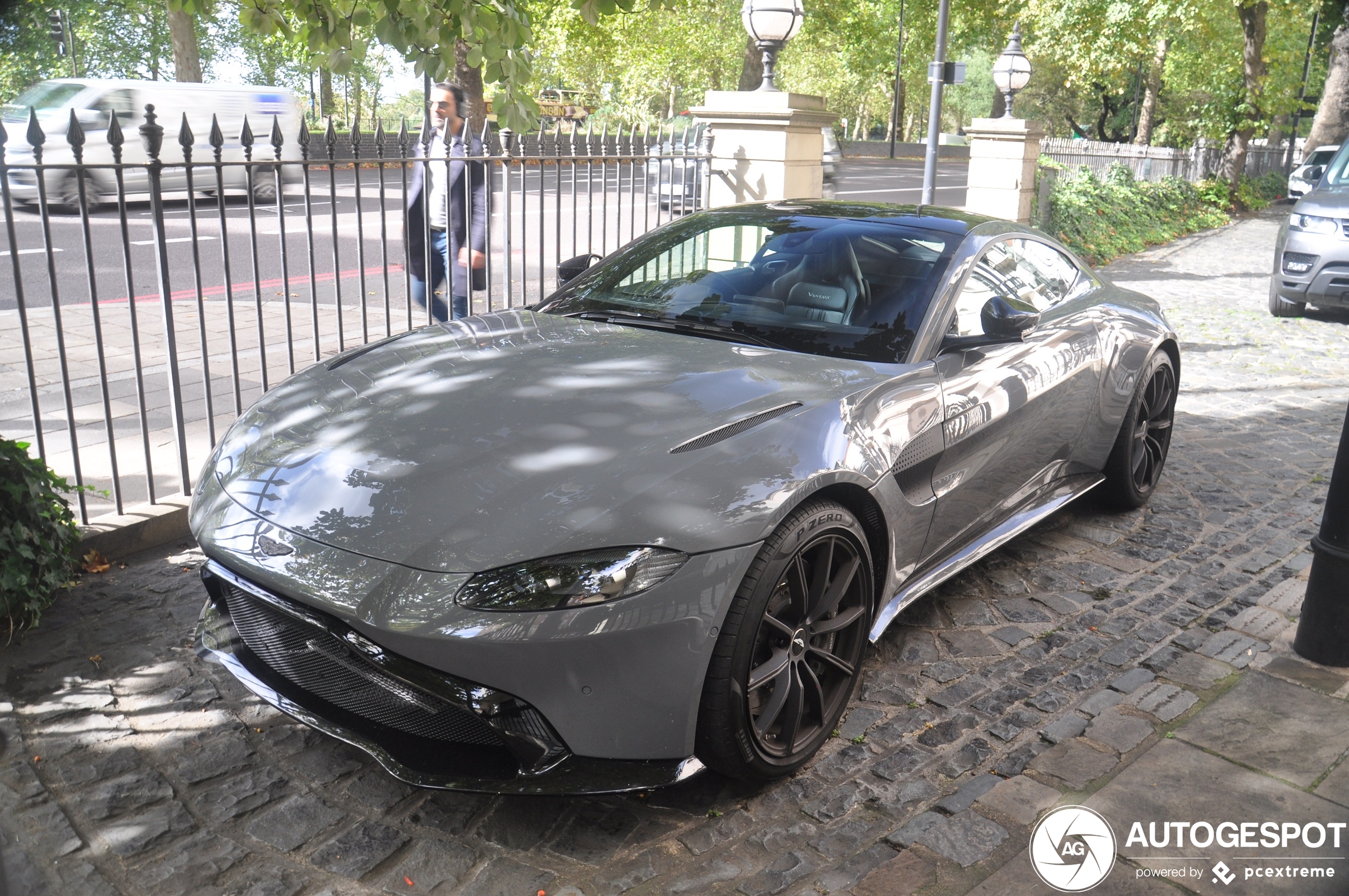 Aston Martin V8 Vantage 2018