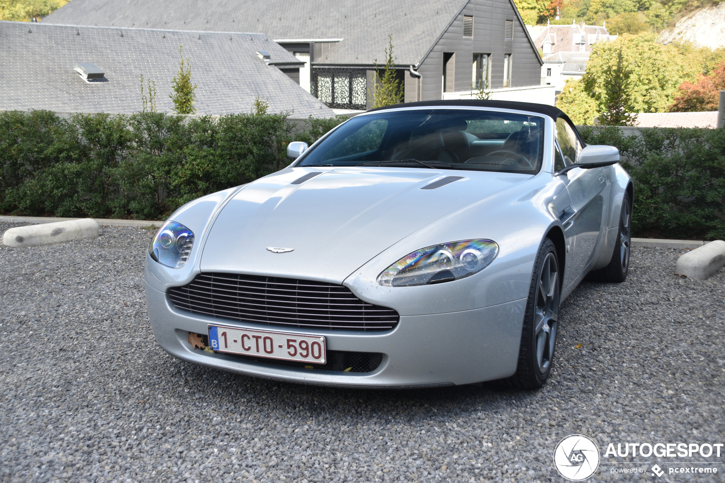 Aston Martin V8 Vantage Roadster