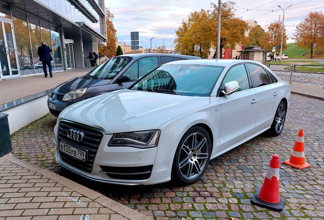 Audi S8 D4