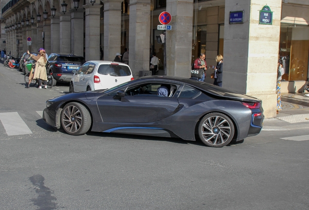 BMW i8