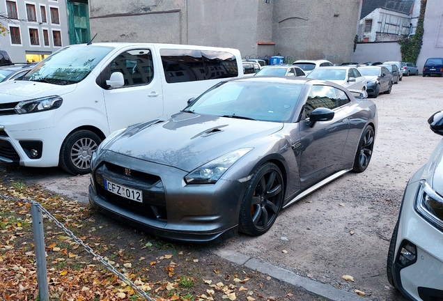 Nissan GT-R