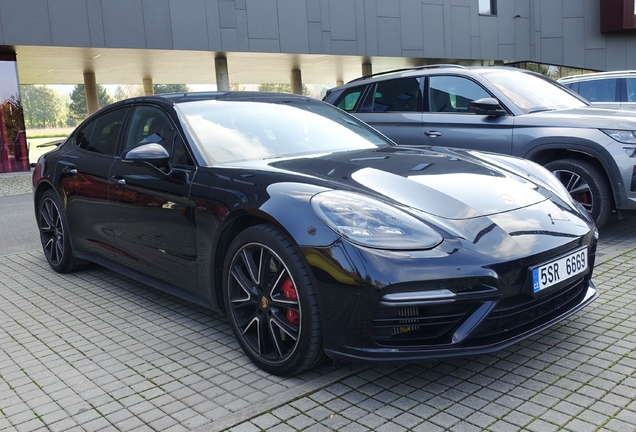 Porsche 971 Panamera Turbo