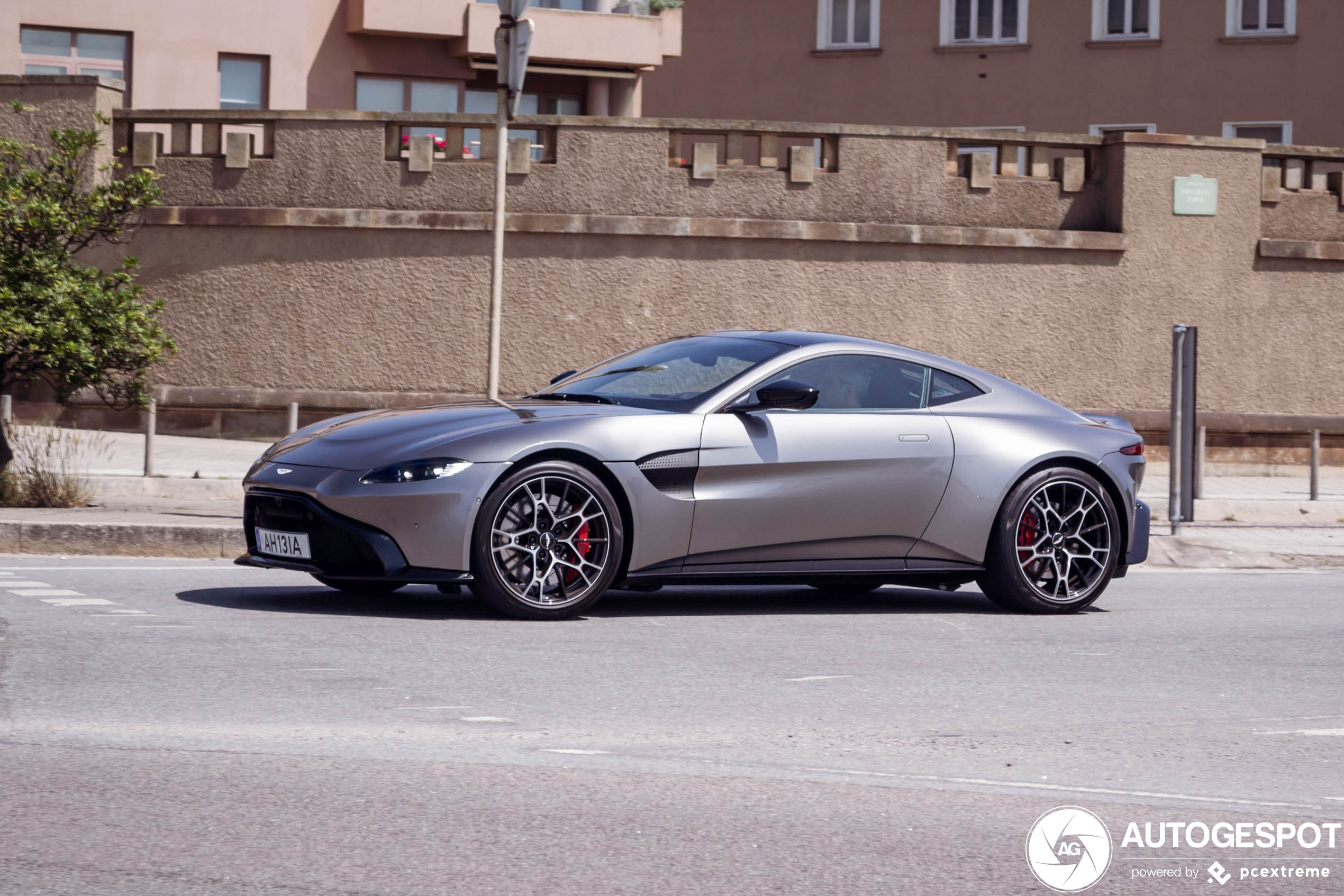 Aston Martin V8 Vantage 2018