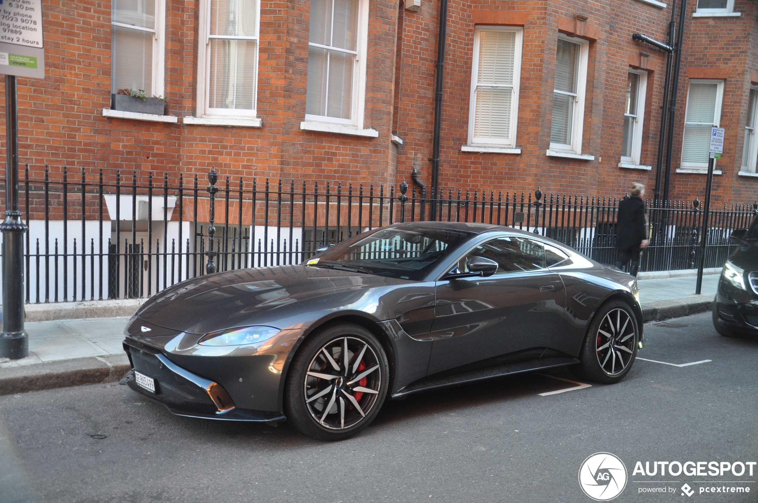 Aston Martin V8 Vantage 2018