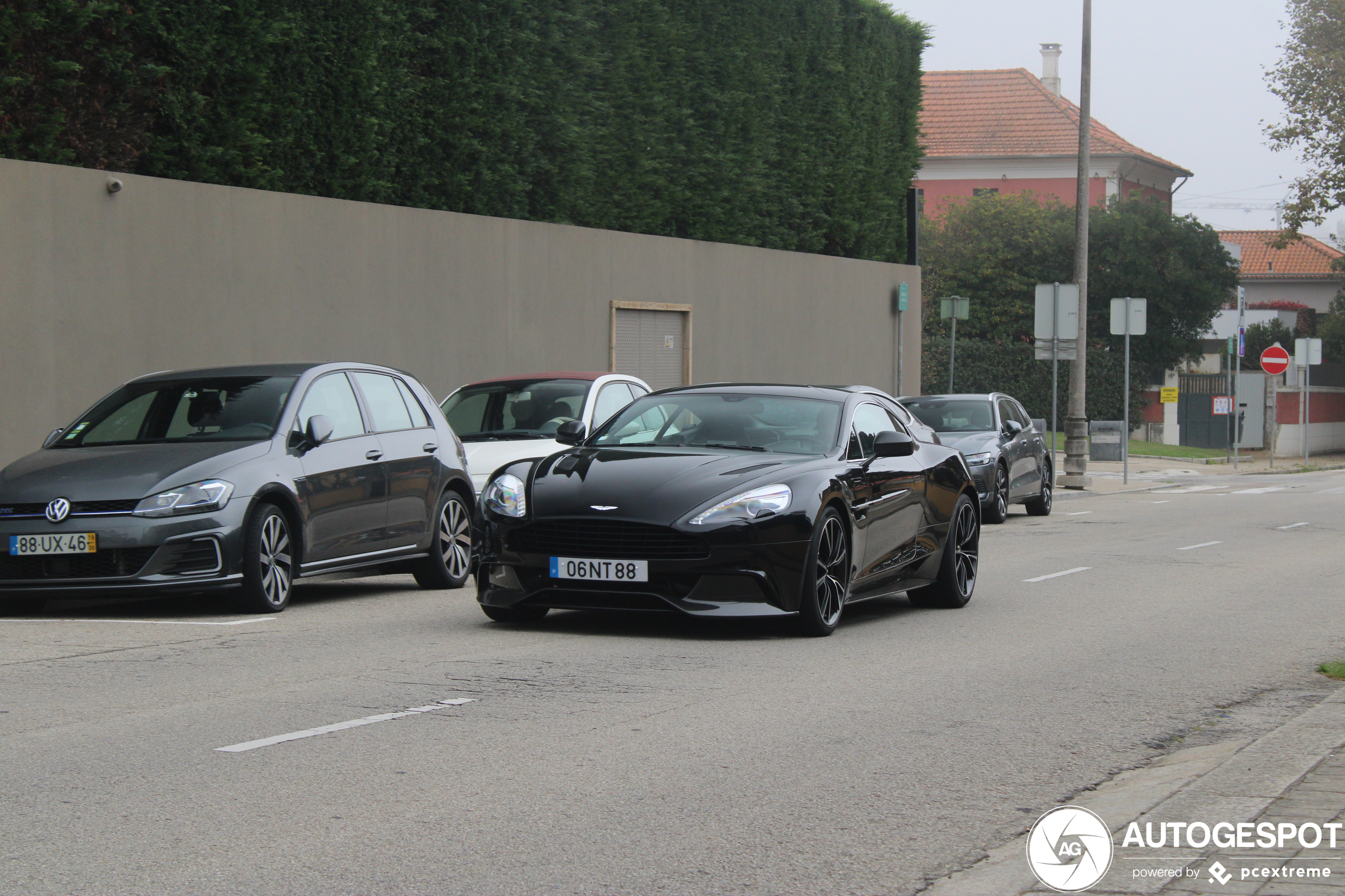 Aston Martin Vanquish 2013