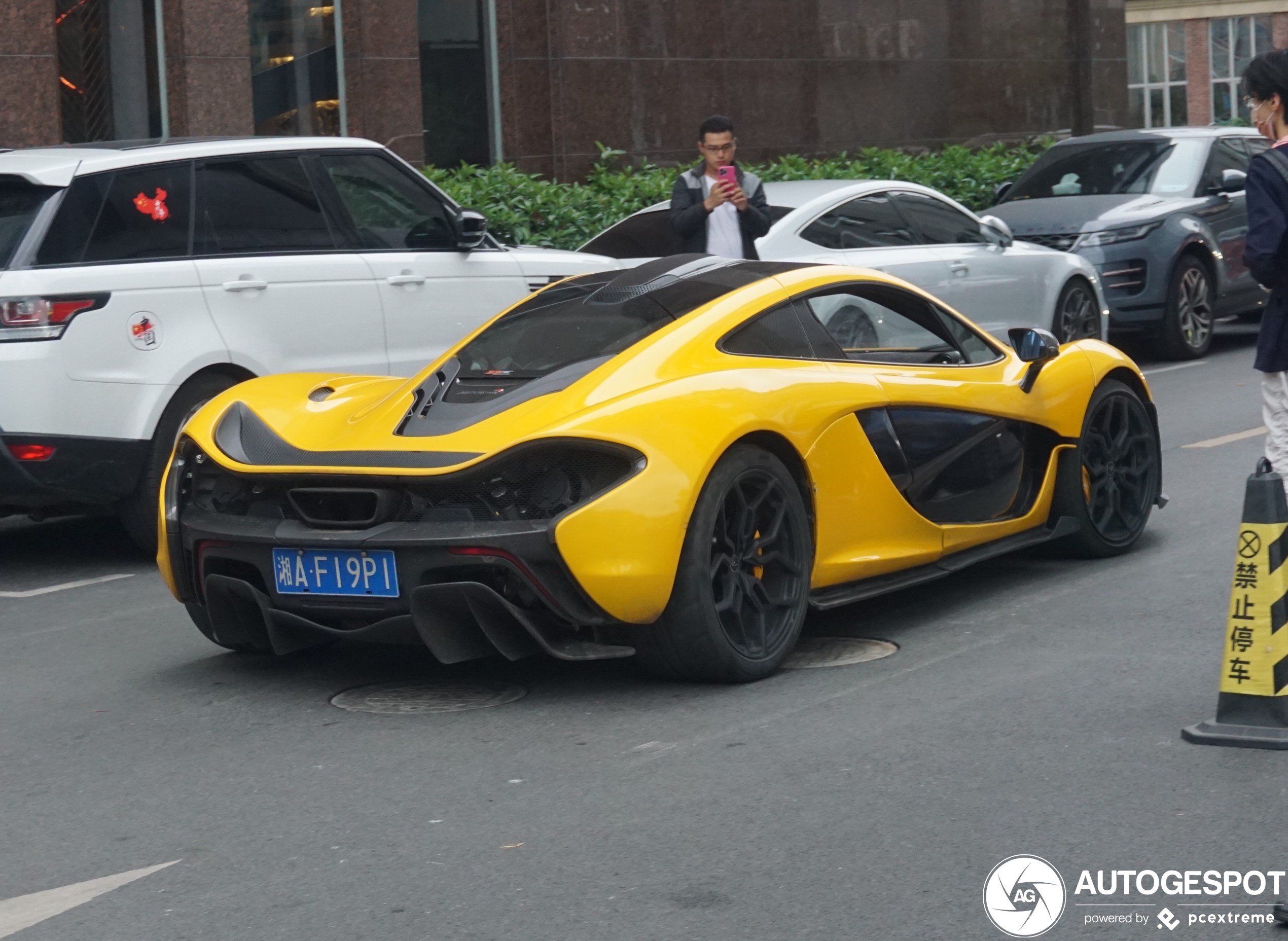 Black and Yellow P1 is bizar