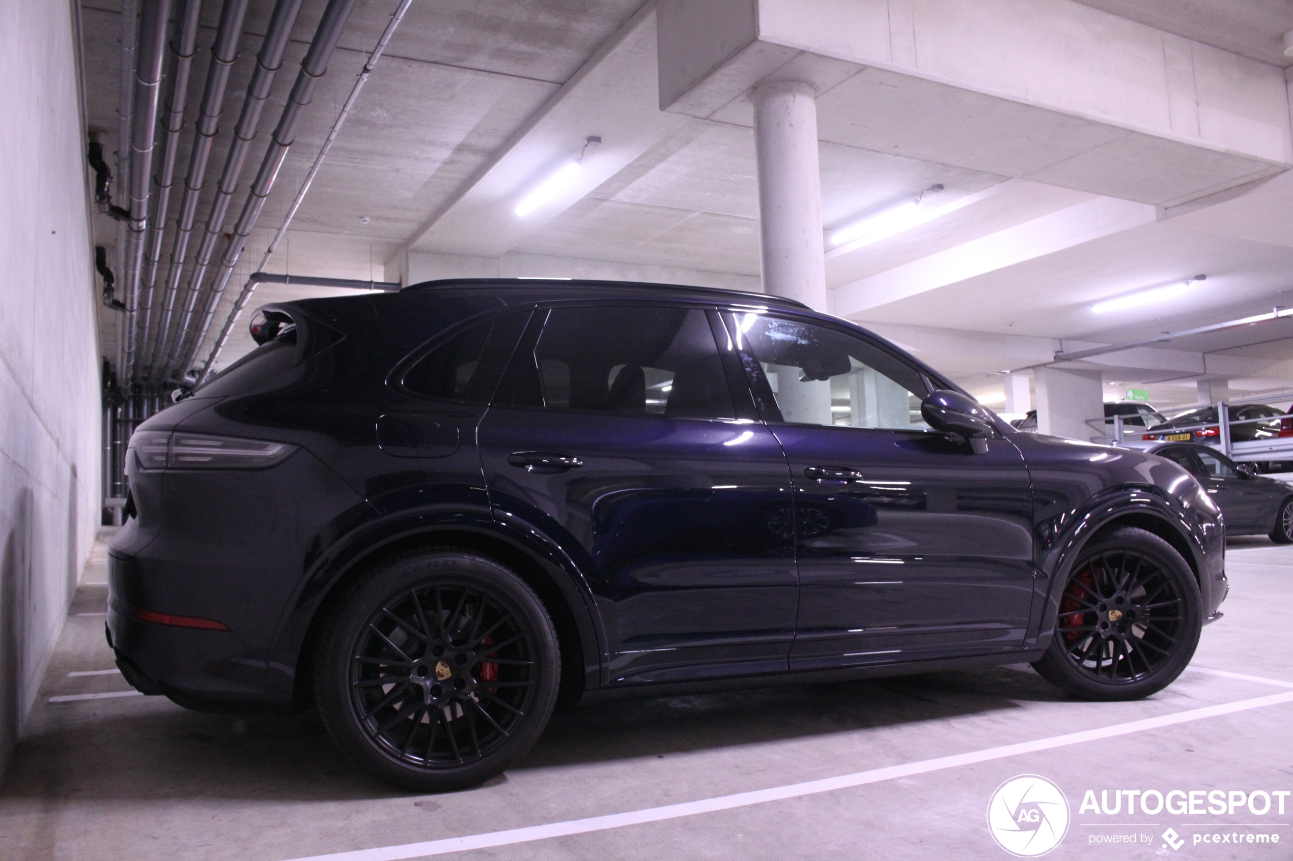 Porsche 9YA Cayenne GTS