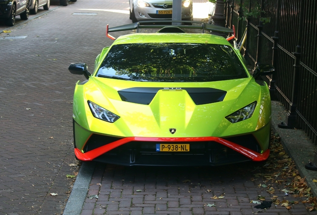 Lamborghini Huracán LP640-2 STO