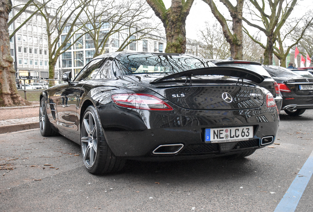 Mercedes-Benz SLS AMG