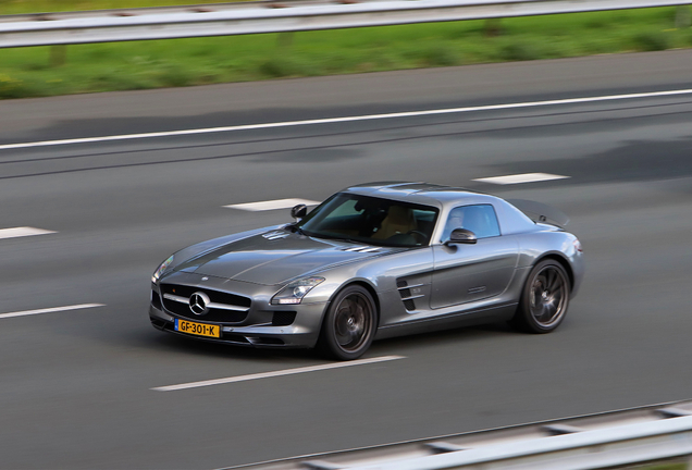 Mercedes-Benz SLS AMG