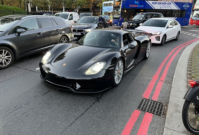 Porsche 918 Spyder Weissach Package